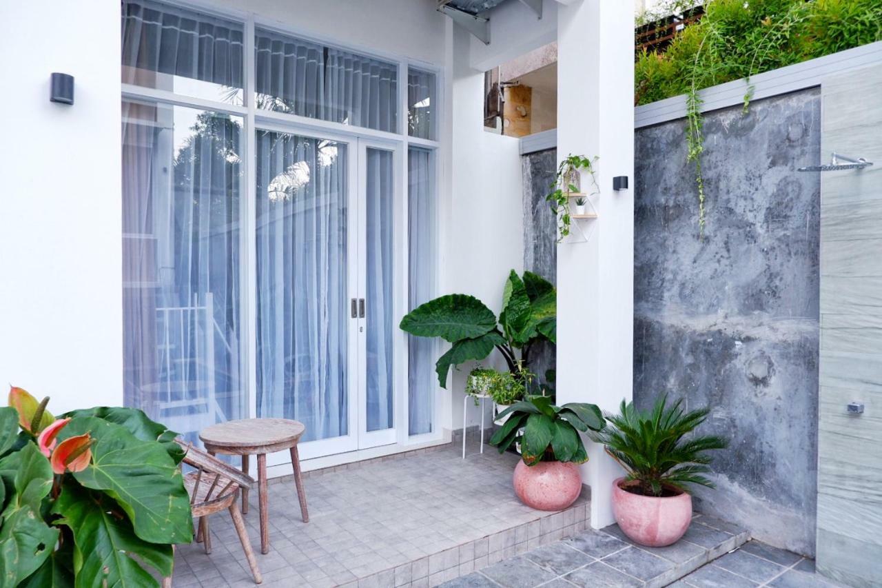 ホテル The Sloth Bali チャングー エクステリア 写真